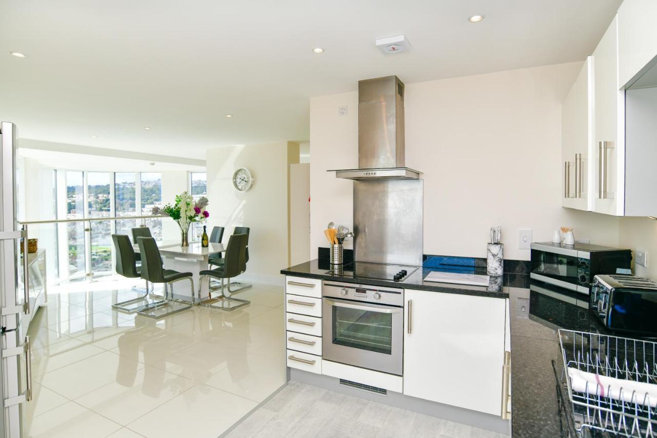 Just Stay Wales - Meridian Quay Penthouses Swansea Exteriör bild