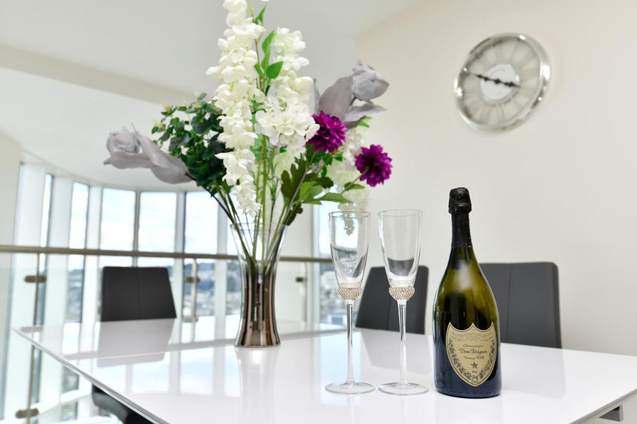 Just Stay Wales - Meridian Quay Penthouses Swansea Exteriör bild