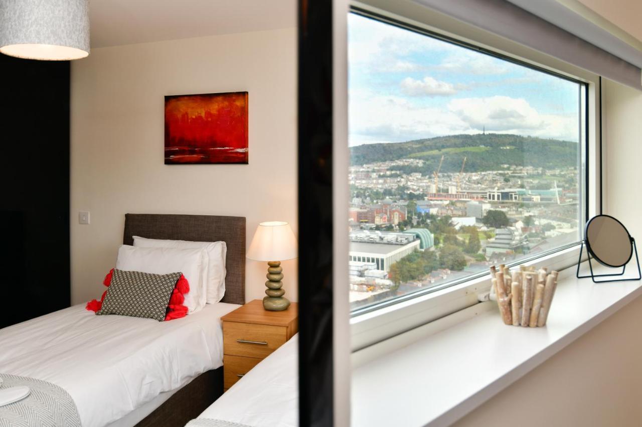 Just Stay Wales - Meridian Quay Penthouses Swansea Exteriör bild