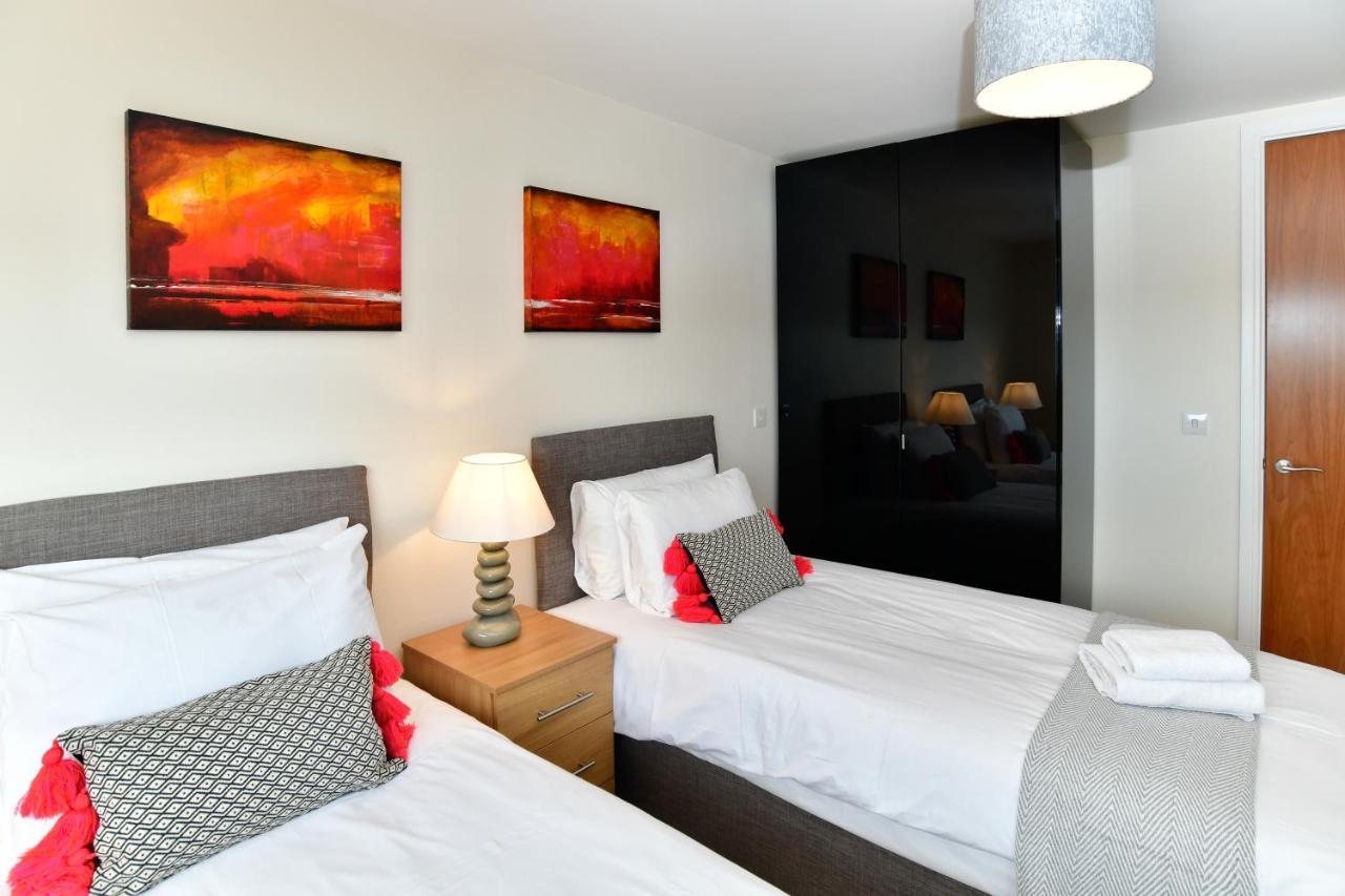 Just Stay Wales - Meridian Quay Penthouses Swansea Exteriör bild