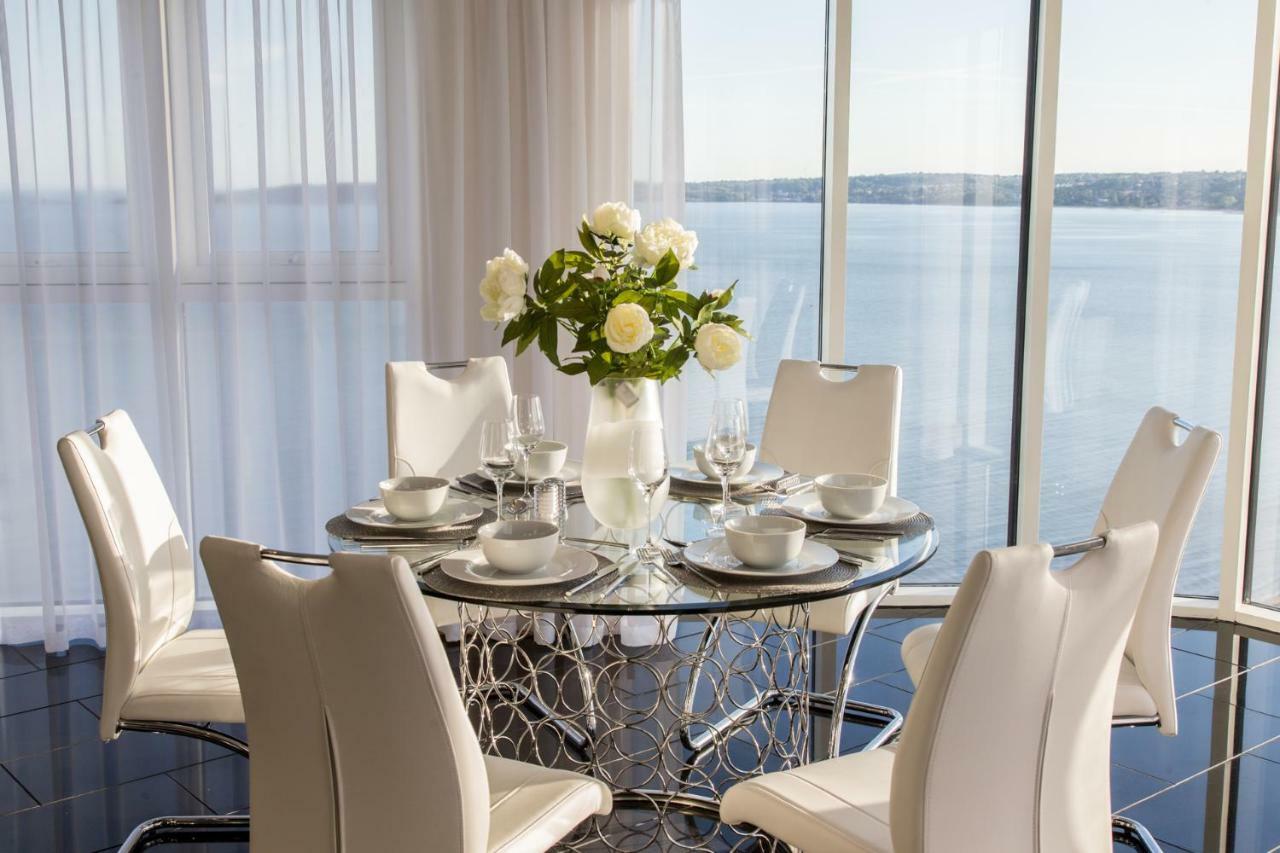 Just Stay Wales - Meridian Quay Penthouses Swansea Exteriör bild