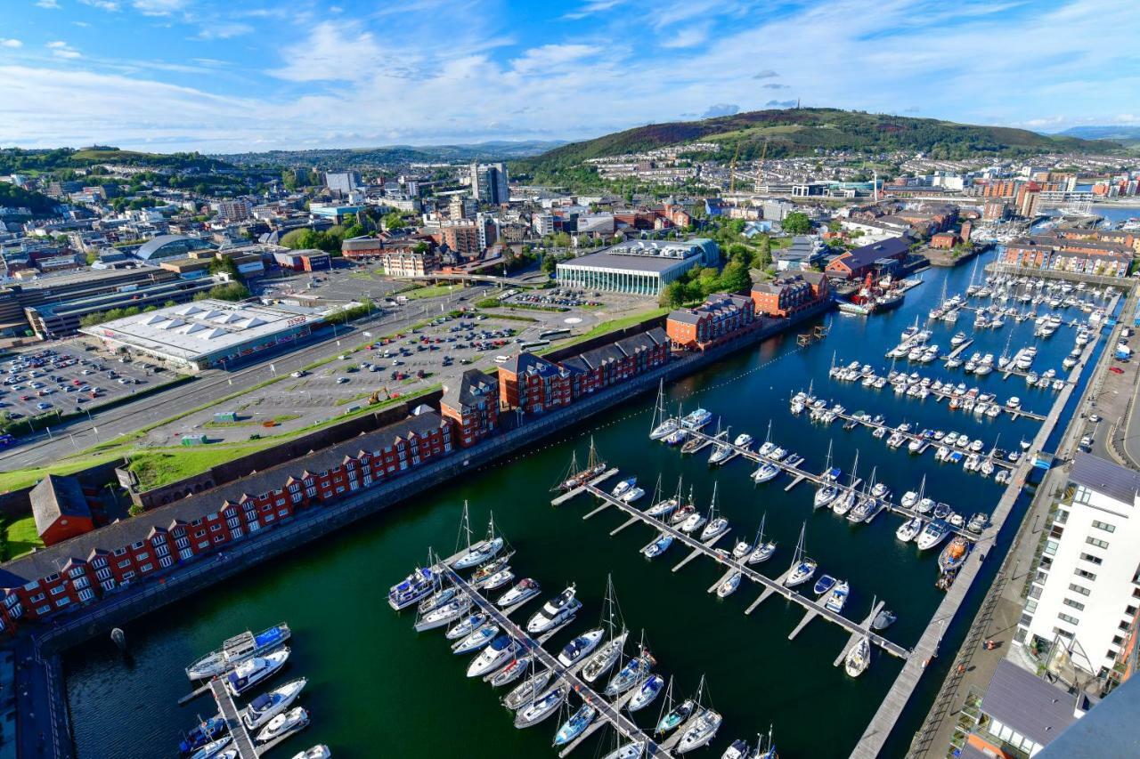 Just Stay Wales - Meridian Quay Penthouses Swansea Exteriör bild
