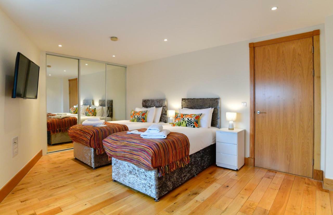 Just Stay Wales - Meridian Quay Penthouses Swansea Exteriör bild